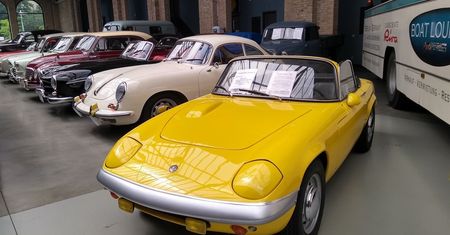 Wakacje pod znakiem motoryzacji. Najciekawsze muzea i kolekcje, które warto zobaczyć