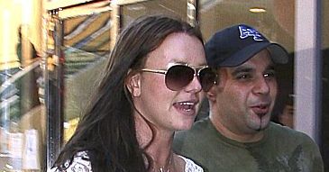 Britney za brzydka na okładkę!