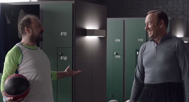 Kevin Spacey z Arkadiuszem Jakubikiem reklamują konto mobilne w BZ WBK (wideo)