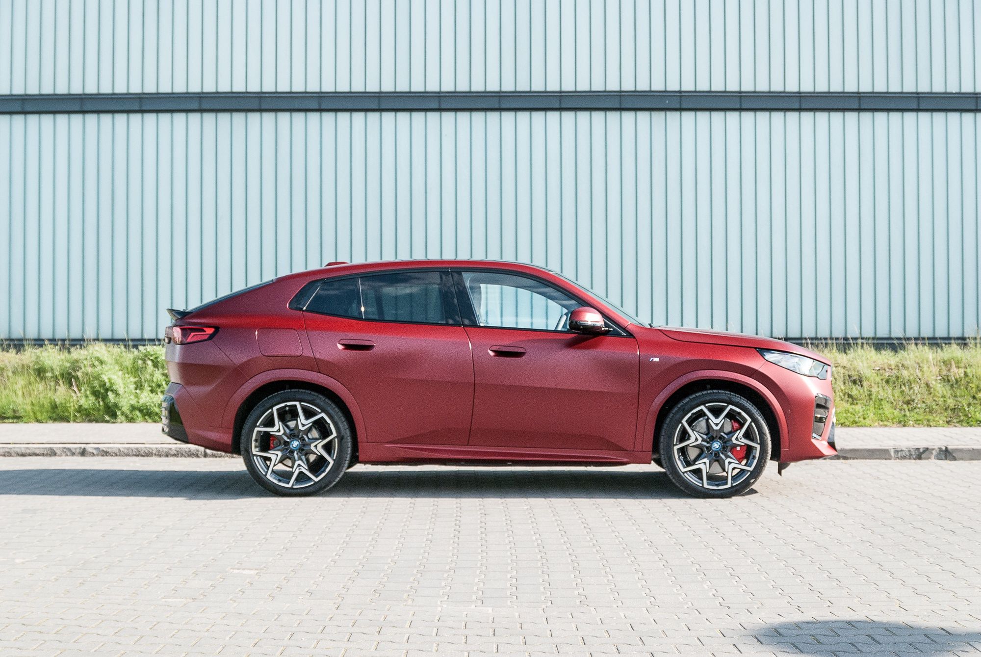 BMW iX2