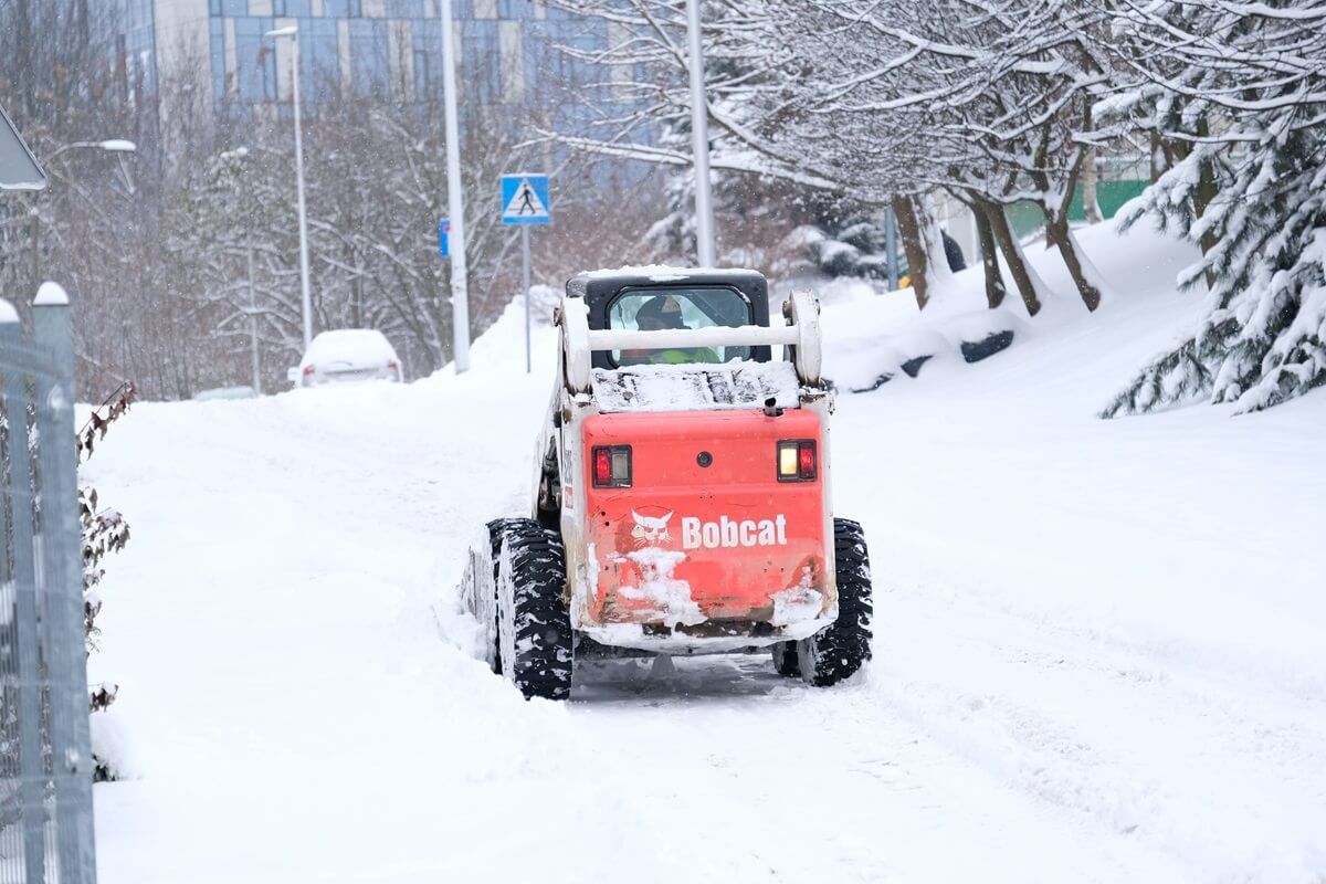 Czwartek przyniesie najtrudniejsze warunki tej zimy! Nawet 20 cm śniegu i zamiecie w całym regionie. Pilne ostrzeżenie