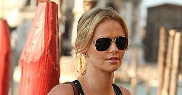 Charlize Theron została obrabowana!