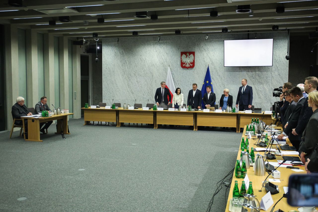 PiS chce wysadzić komisję ds. Pegasusa. W odpowiedzi nawet wnioski o areszt