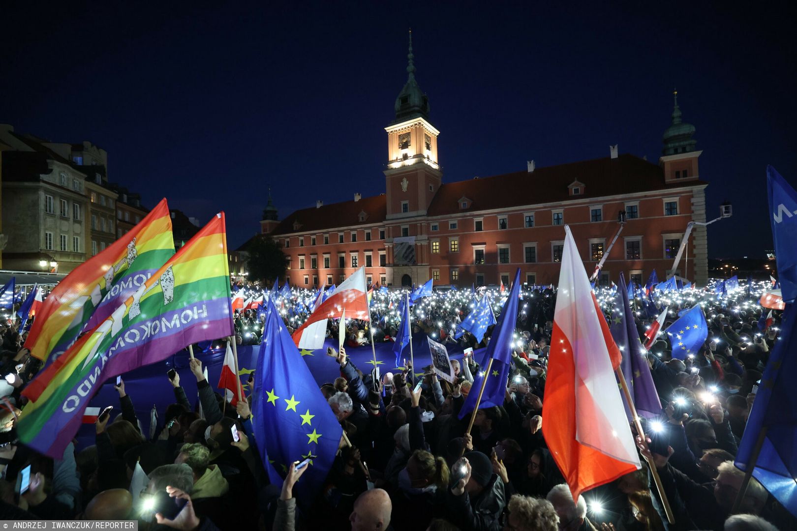 Reakcja z UE po protestach. "Polsko, słyszymy cię"