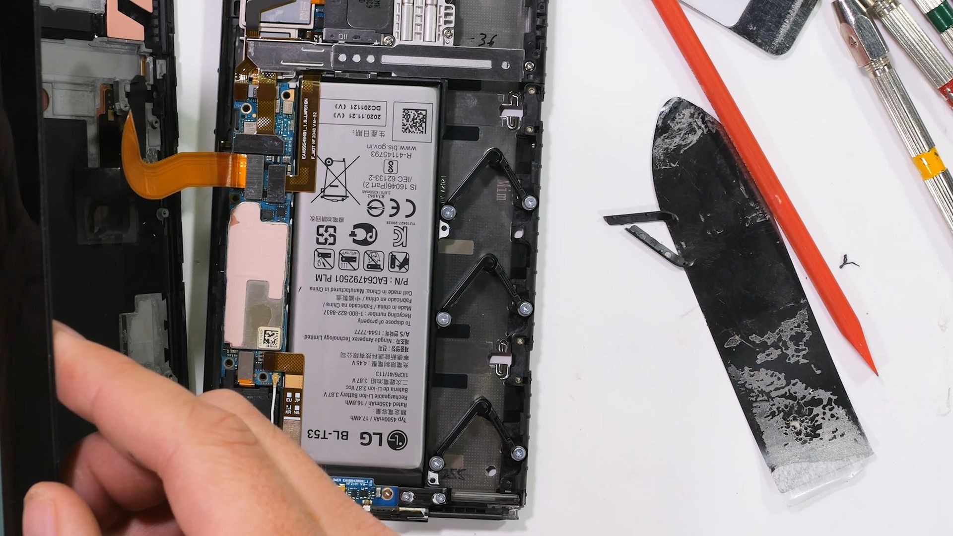 Mechanizm rozsuwania ekranu w LG "Rollable"