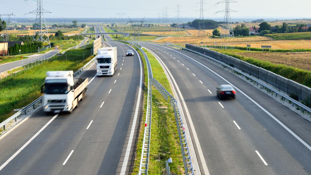 Miał 1,3 promila, jechał ciężarówką w Anglii. Twierdził, że w Po