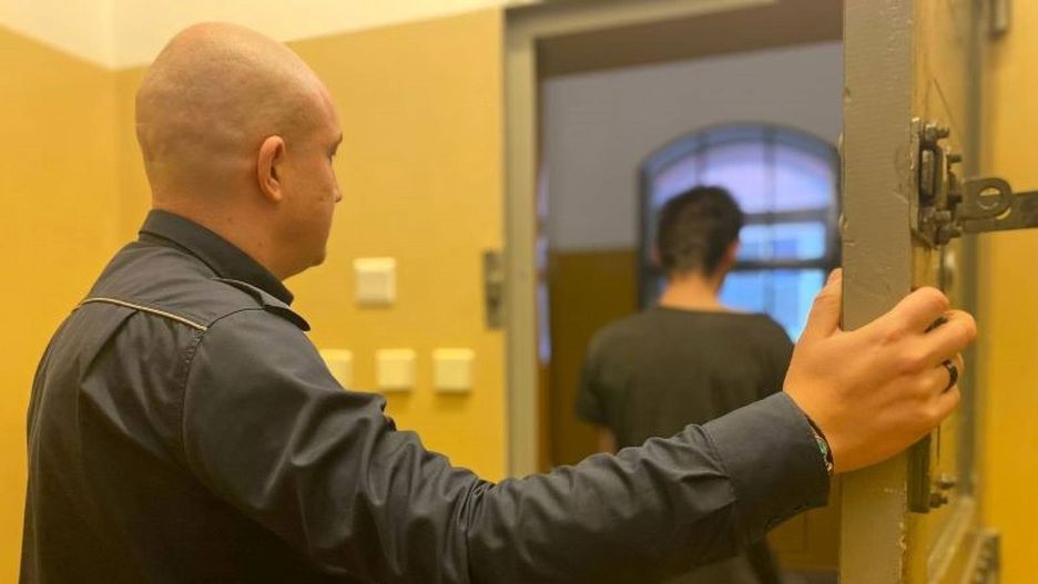 Policjanci zatrzymali 25-latka, który pobił swoją matkę