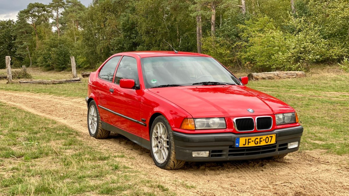 Jak na auto z V12 wygląda naprawdę niepozornie.