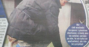 Zakościelny zbiera kupy