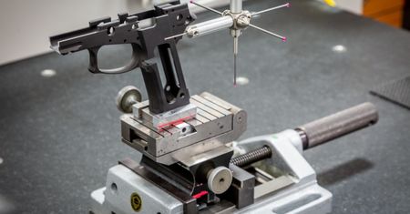 Miliony z KPO dla Fabryki Broni "Łucznik". Roboty pomogą w produkcji