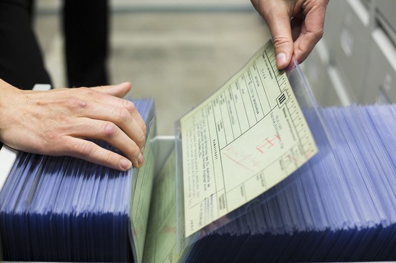 Nie tylko ministrowie. Również władze IPN zostały hojnie wynagrodzone