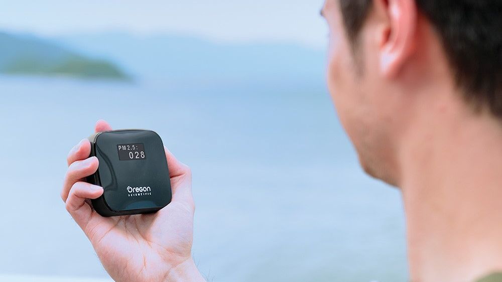 Oregon SHE101: czujnik jakości powietrza z funkcją powerbanku 1