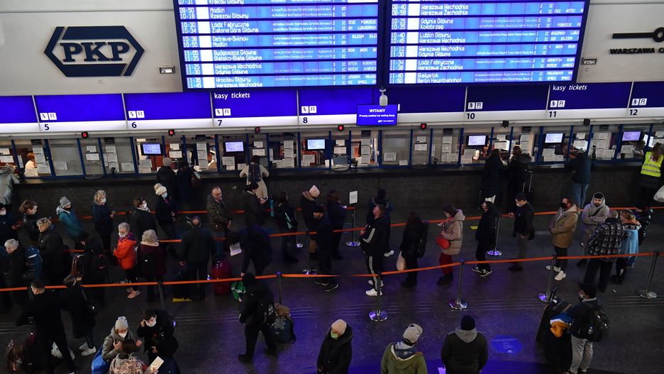 "Błąd w formatowaniu czasu" zatrzymał pociągi. Tysiące ludzi nie dojechało do pracy 