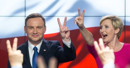 Przewalutowanie kredytów i podatek bankowy. Banki przerażone pomysłami Dudy