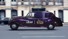 Wróżbita Maciej postawi tarota podczas przejażdżki z Uberem