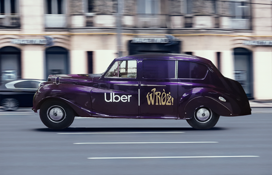 Wróżbita Maciej postawi tarota podczas przejażdżki z Uberem