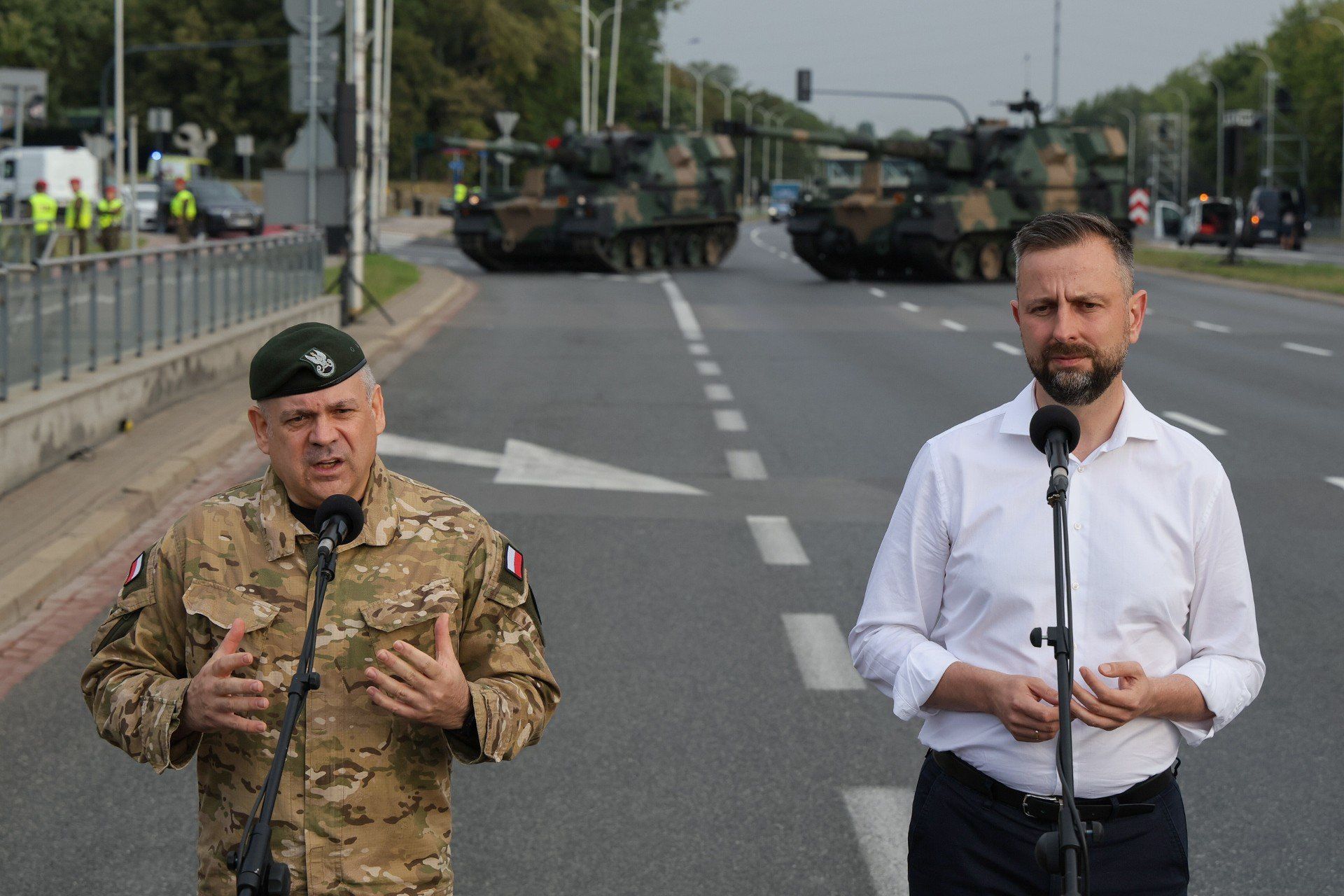 Szef Sztabu Generalnego gen. Wiesław Kukuła i szef MON wicepremier Władysław Kosiniak-Kamysz