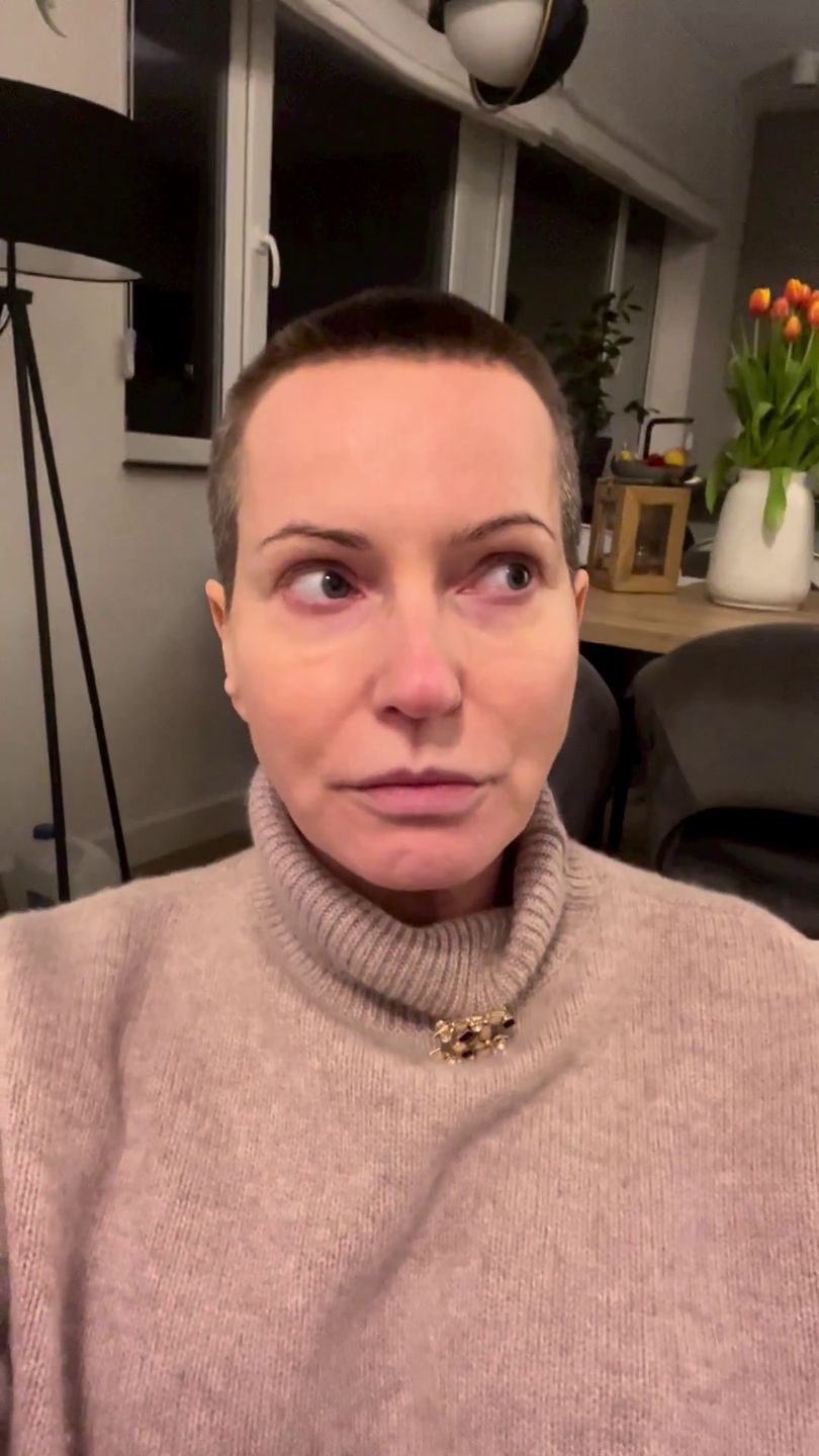 Roztrzęsiona Paulina Smaszcz relacjonuje wizytę na komendzie