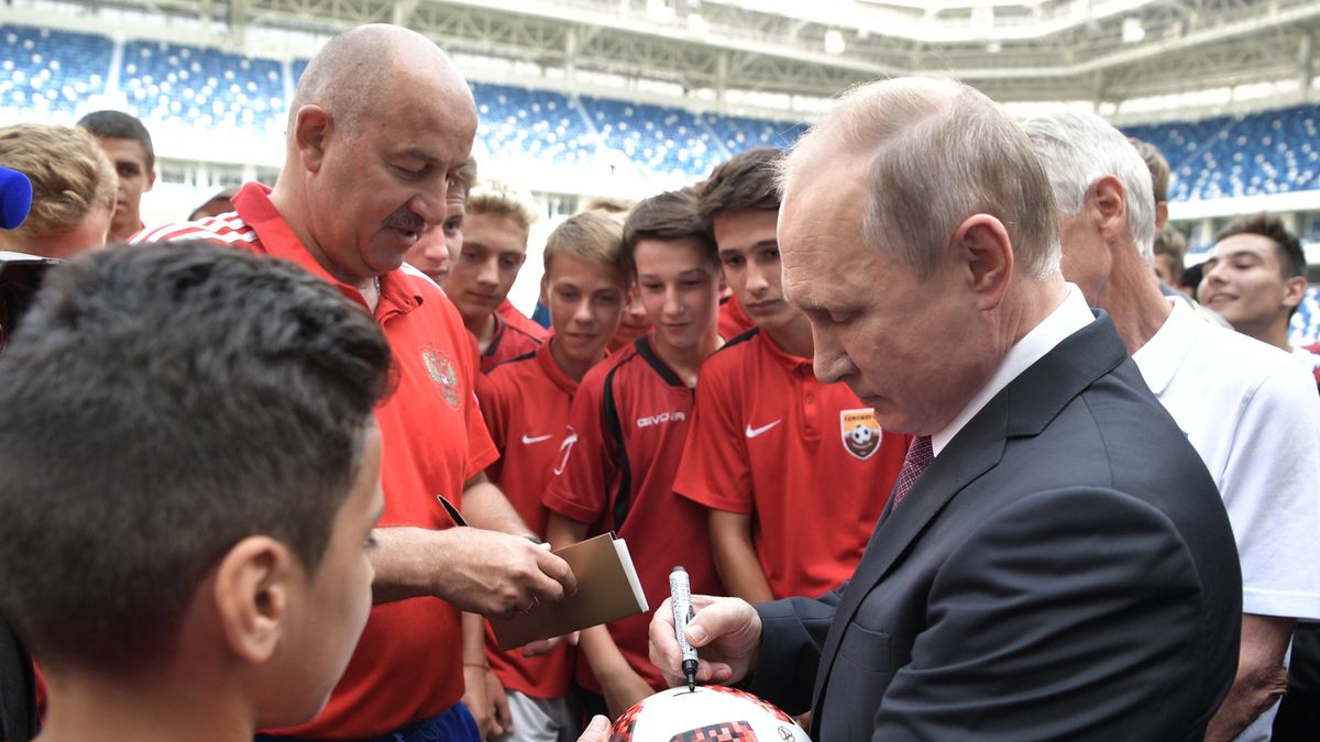 Władimir Putin i Stanisław Czerczesow na spotkaniu w Kaliningradzie