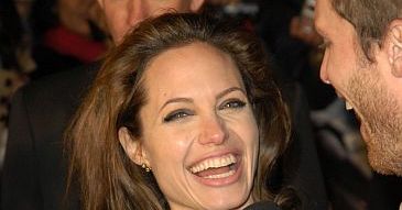 Angelina uwielbia grać w erotycznych scenach...