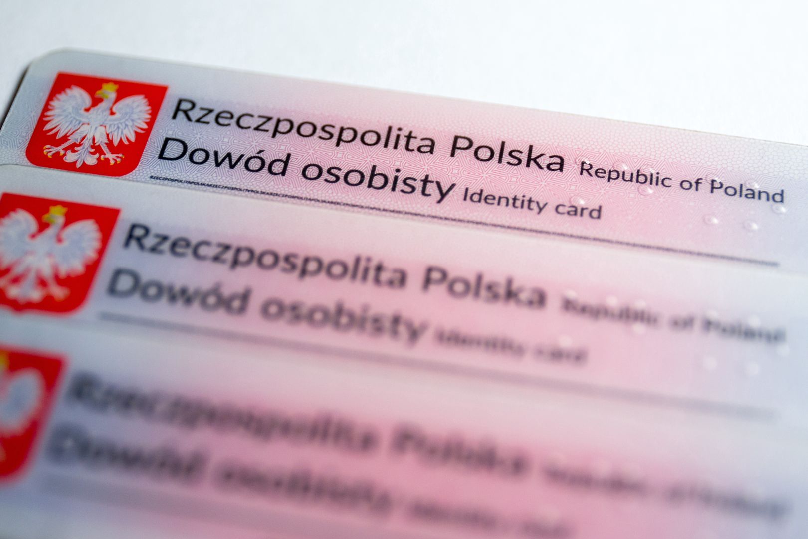 Polacy dostali wadliwe dowody osobiste. Minimum kilkaset e-dowodów ma złe dane