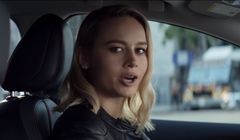 Brie Larson w reklamie Nissana