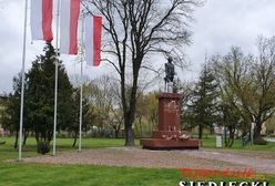 Siedlce. Pomnik Lecha Kaczyńskiego oblany farbą. Policja szuka sprawców