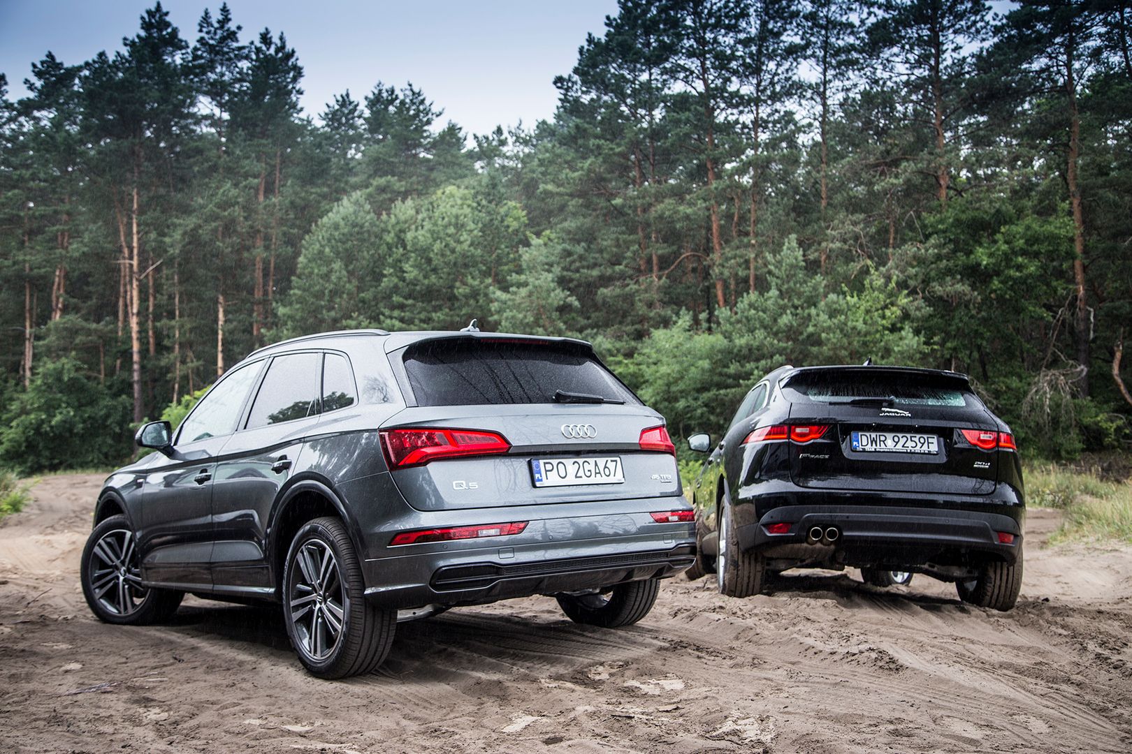 Audi Q5 i Jaguar F-Pace (fot. Mateusz Żuchowski)