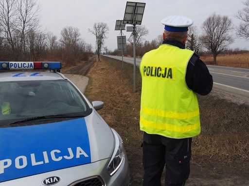 Warszawa. Kierowca uciekał przed policją. Miał poważne powody