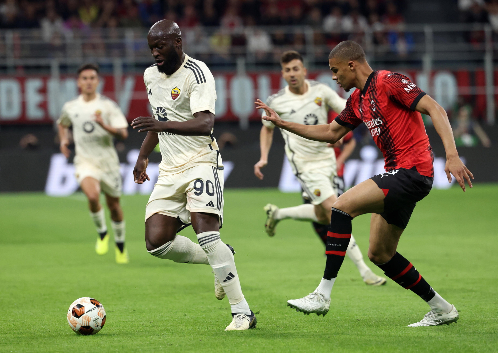 Der AC Mailand war im Europa-League-Blockbuster machtlos.  Schlechte Situation für Nicola Zalewski
