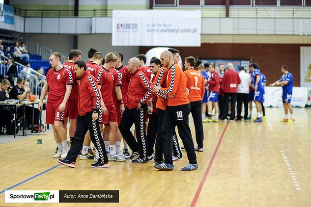 Zawodnicy SMS-u ZPRP Gdańsk ostatecznie przegrali z Wybrzeżem różnicą jedenastu bramek
