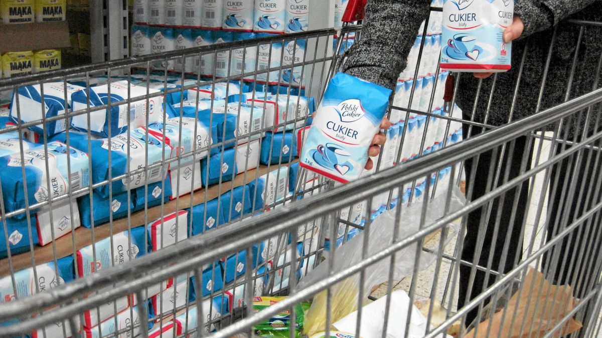 Choć w sklepach tymczasowo może brakować cukru, to jest to wyłącznie efektem zwiększonego popytu i napędzającej się paniki konsumenckiej - twierdzą producenci. 