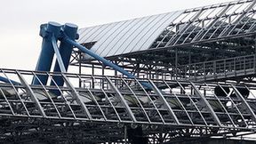 Dach stadionu Wisły Kraków po zdemontowaniu części elementów