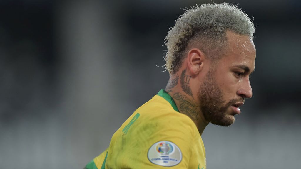 Zdjęcie okładkowe artykułu: Getty Images / Thiago Ribeiro/NurPhoto / Na zdjęciu: Neymar w meczu Brazylia-Peru