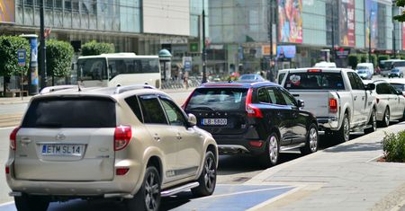 Takie samochody kupują Polacy. Pokazali raport. Padł rekord