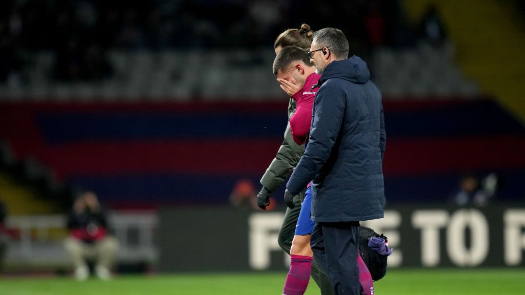 Getty Images / Alex Caparros / Na zdjęciu: Ferran Torres schodzący z boiska