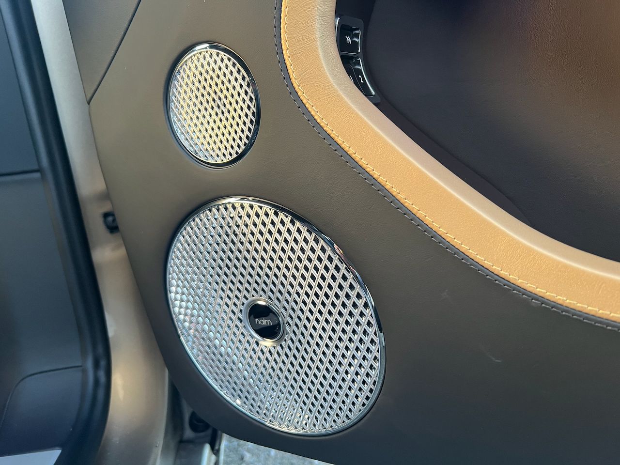 Bentley GTC Mulliner W12