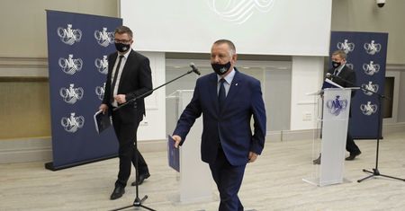 PiS próbuje przemilczeć raport NIK. Niepewność w obozie władzy. Opozycja chce dymisji