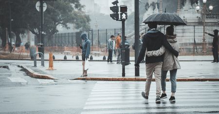 Pogoda. Wrocław. Deszcz zalał miasto. Uwaga na utrudnienia na drogach