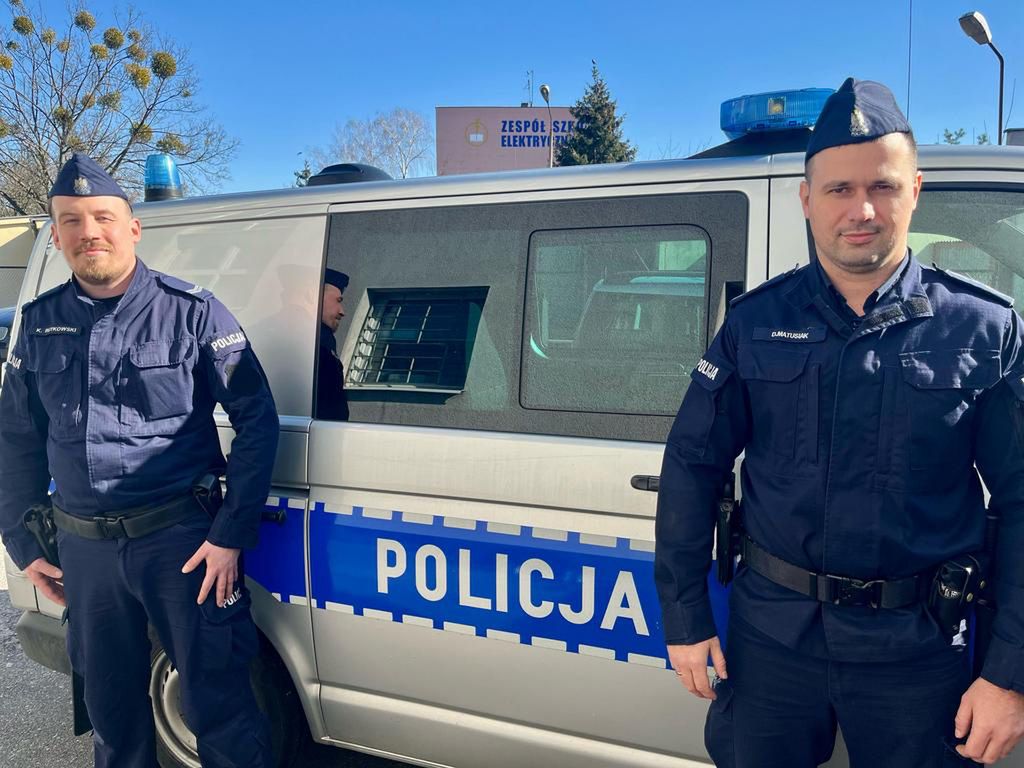 16-letni wnuk uratował dziadka. Błyskawiczna akcja policji na bydgoskim Błoniu
