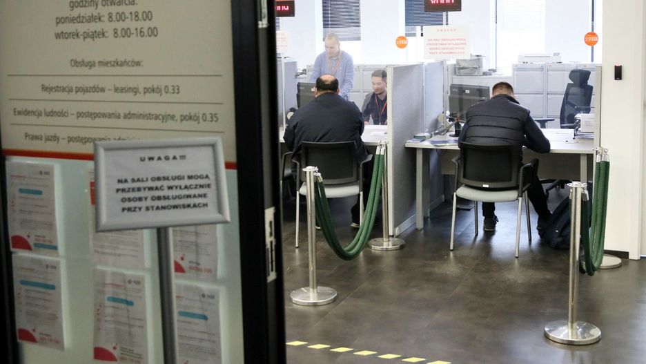 Od 17 listopada w życie wejdzie zarządzenie nr 525 prezesa rady ministrów z 26 października 2023 r. w sprawie sposobu organizacji czasu pracy urzędów