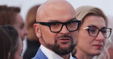 Brzoska ponownie uderza w Metę. Pokazał klipy z Nawrockim i Bosakiem