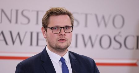 Podpisał przelew na Pegasusa. Wymijające tłumaczenie