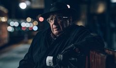 Janusz Gajos i Tomasz Schuchardt w obsadzie "Rojst Millenium ". Netflix ujawnia obsadę i pierwsze zdjęcia