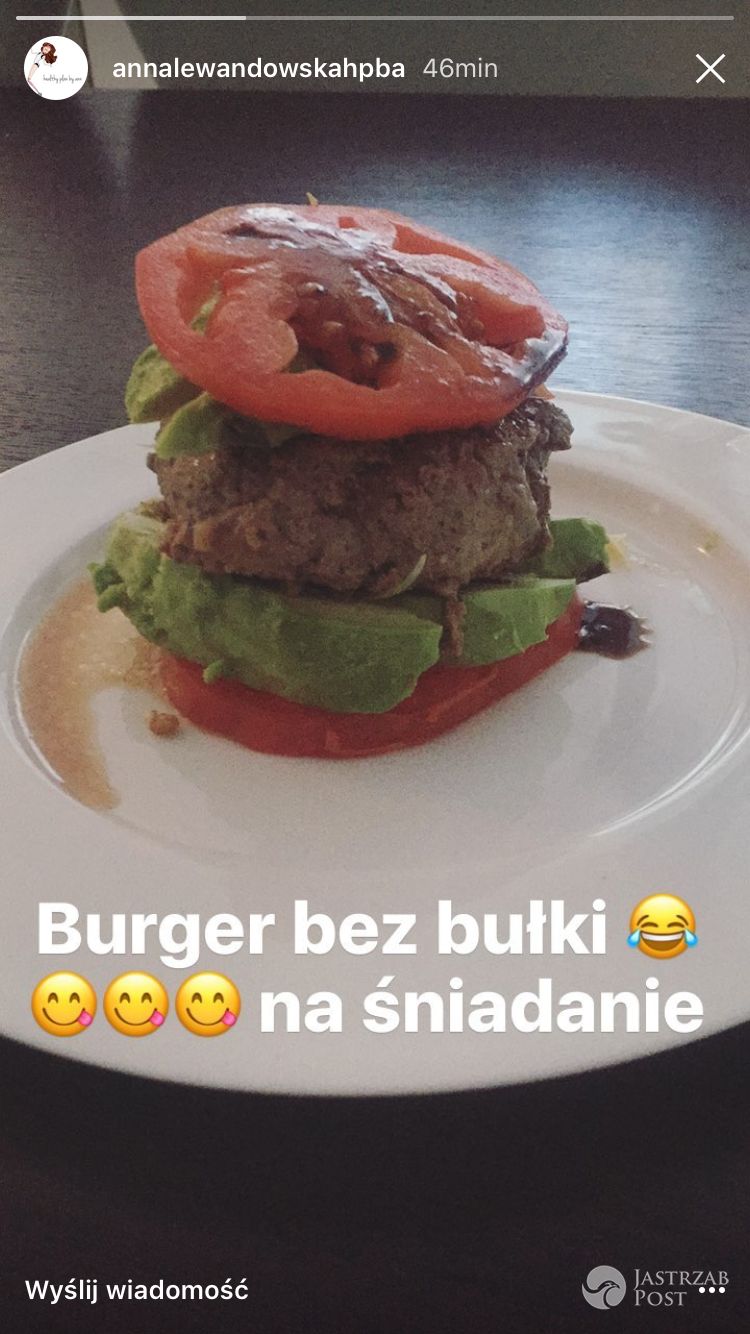 Anna Lewandowska je burgera na śniadanie