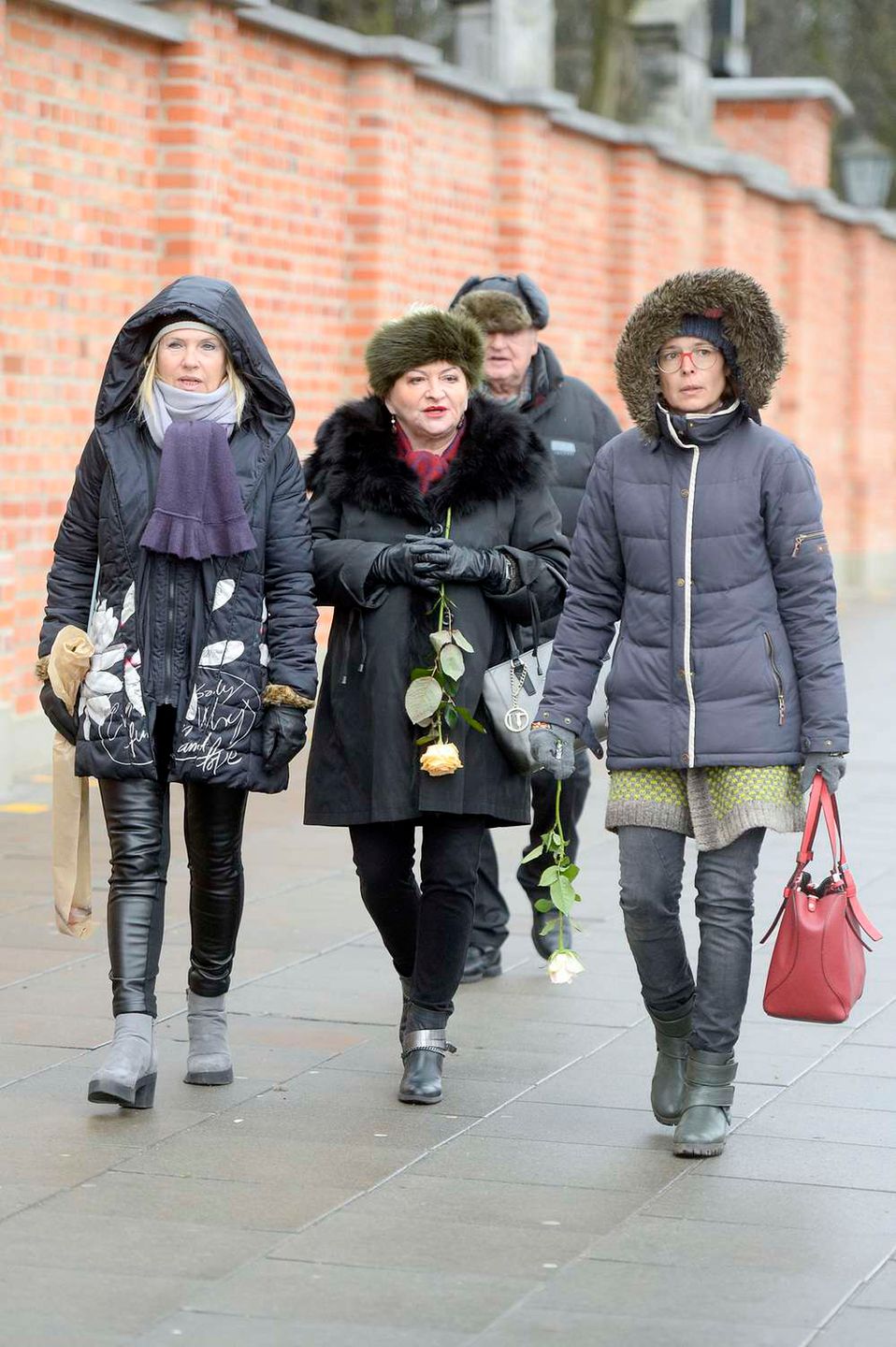 Tatiana Sosna-Sarno, Hanna Bakuła, Agata Passent - pogrzeb Zuzanny Łapickiej