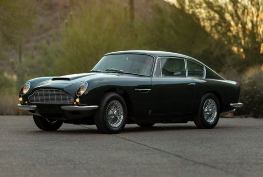 Aston Martin DB6 1