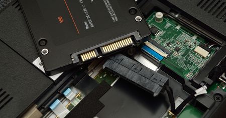 Miały być receptą na niedrogie SSD, ale póki co fabryki nie umieją ich produkować