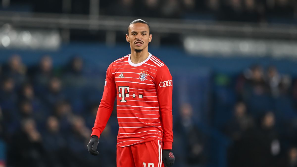 PARIS, FRANCE - FEBRUARY 14: Leroy Sane of Bayern Muenchen Looks on during the UEFA Champions League round of 16 leg one match between Paris Saint-Germain and FC Bayern München at Parc des Princes on February 14, 2023 in Paris, France. (Photo by Harry Langer/DeFodi Images via Getty Images)