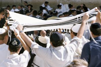 Licealista z Łodzi wywołał skandal. "Czy polskie szkoły uczą nienawiści do Żydów?"